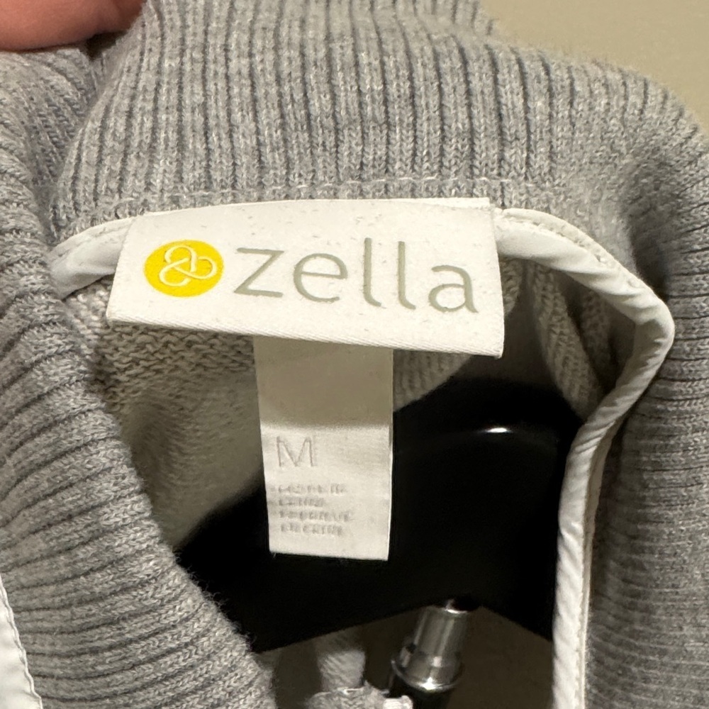 Zella White and Gray Puffer Jacket - Picture 3 of 3